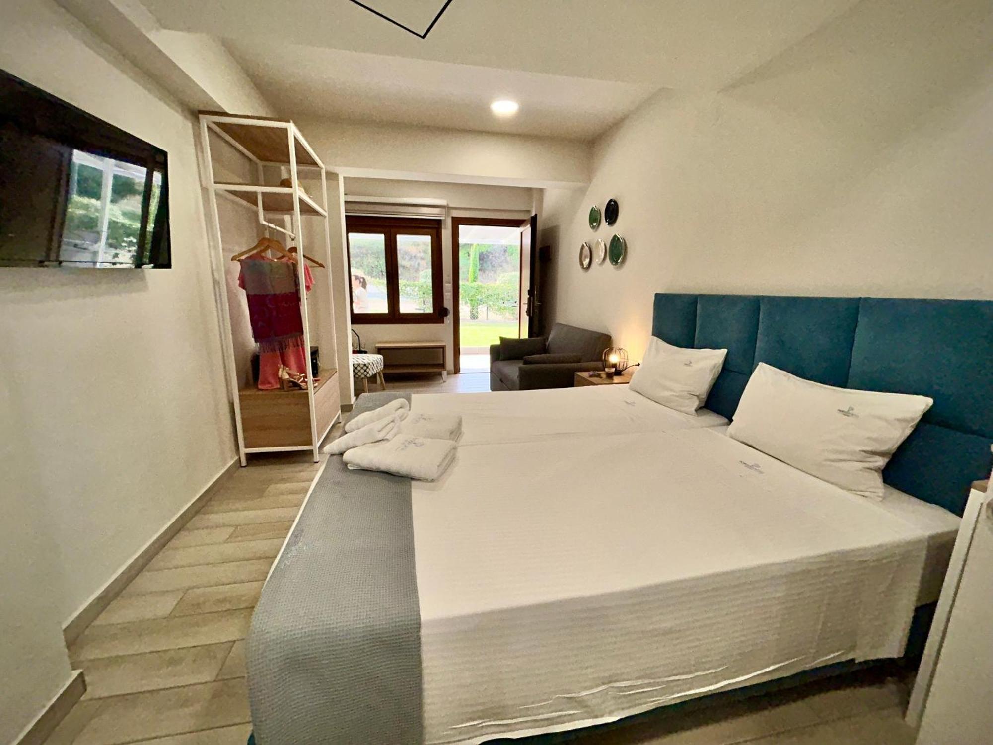 Porto Portes Suites Nea Poteidaia Exterior photo